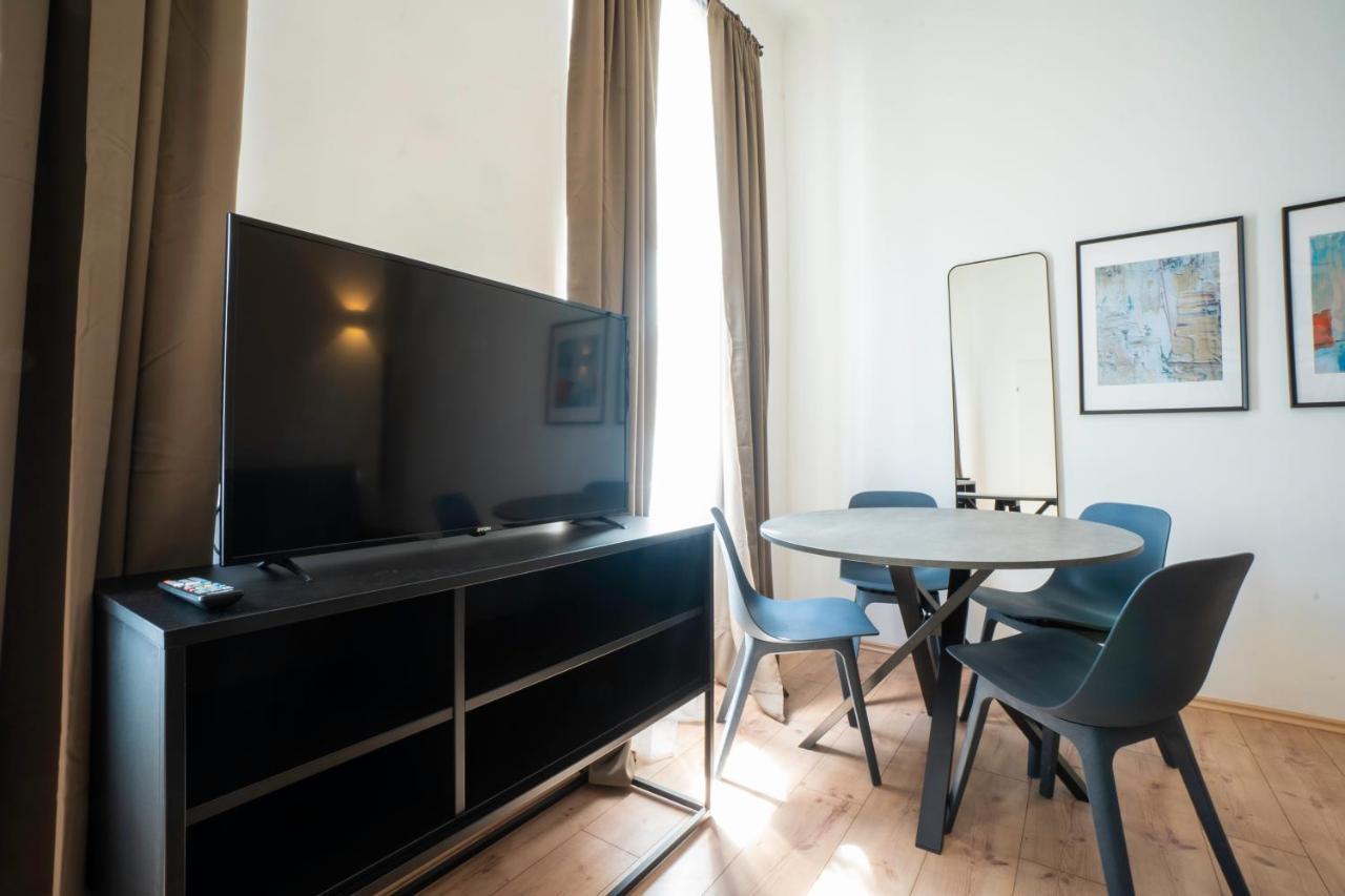Modern 1-Bedroom Apartment Next To Praterstern Bécs Kültér fotó